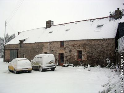 la maison sous la neige fin février